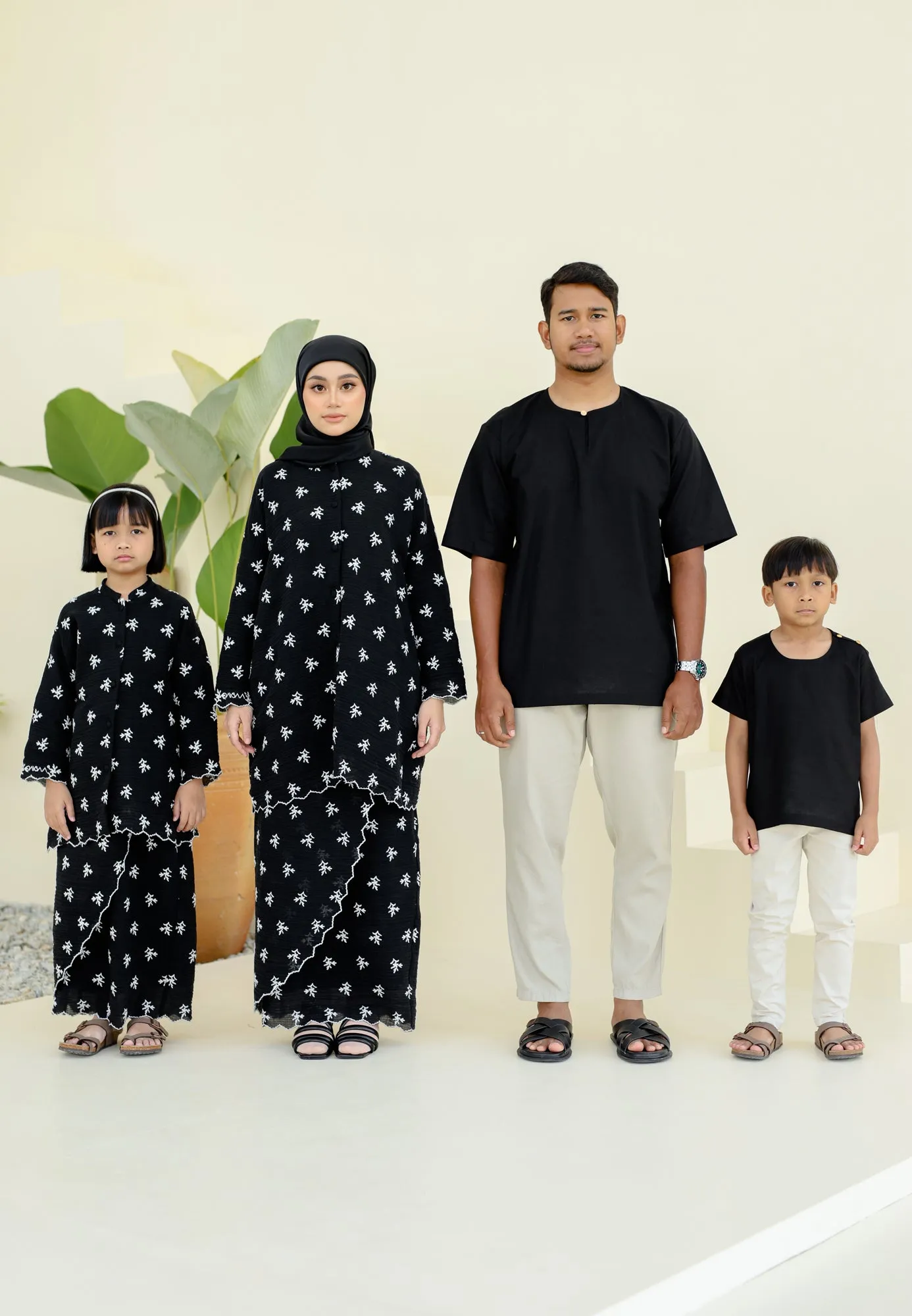 Bertemu Kurung (Black)