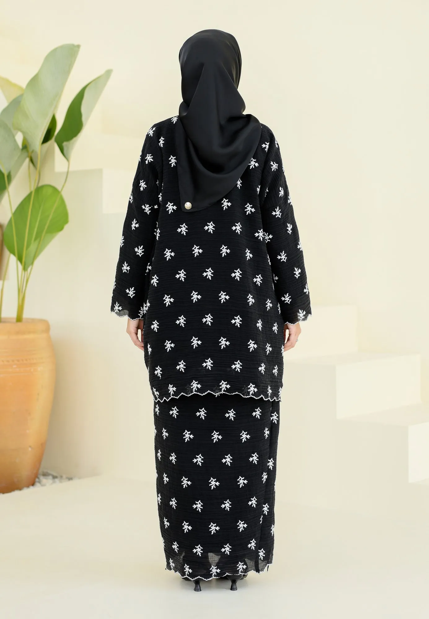 Bertemu Kurung (Black)