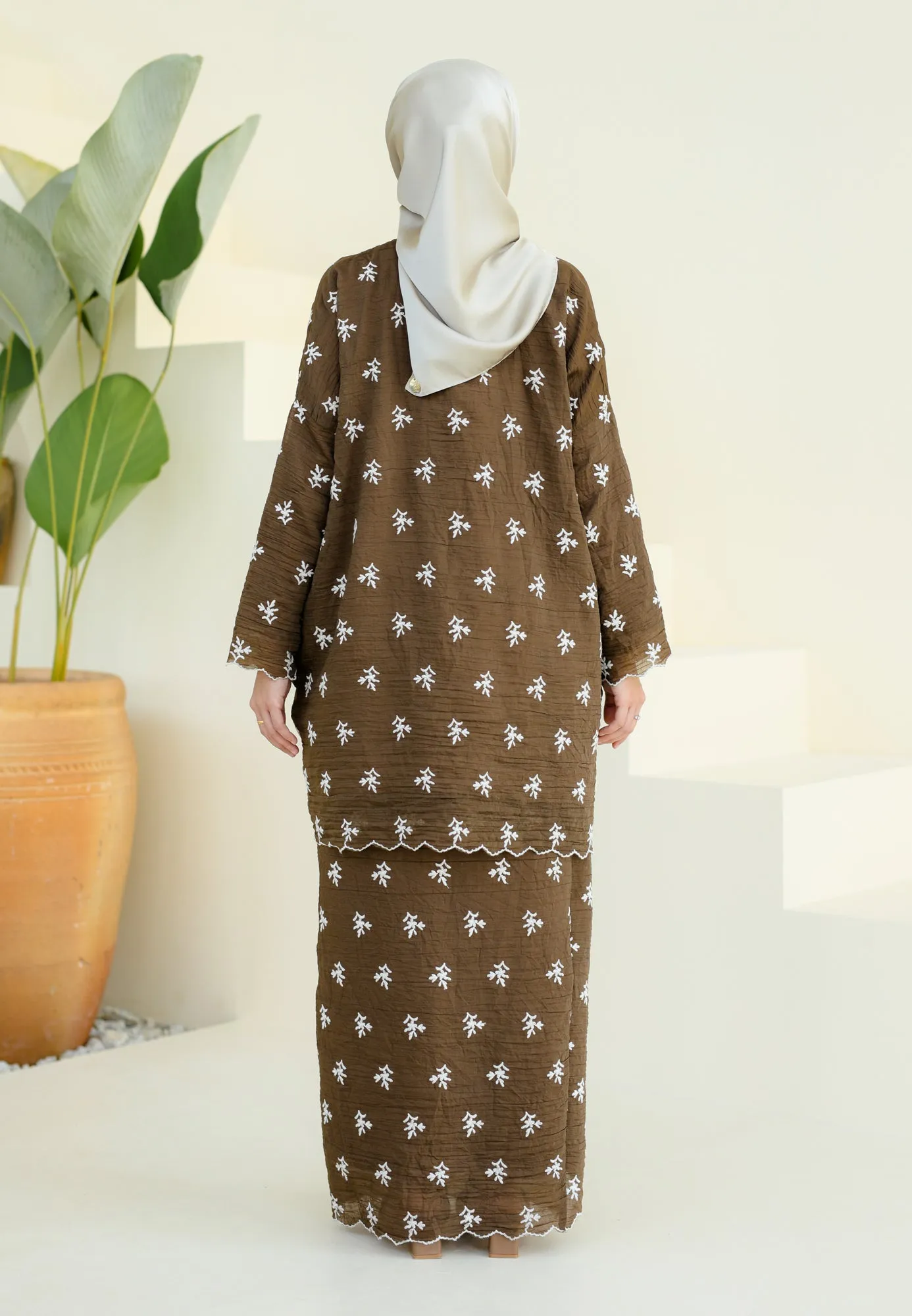 Bertemu Kurung (Dark Brown)