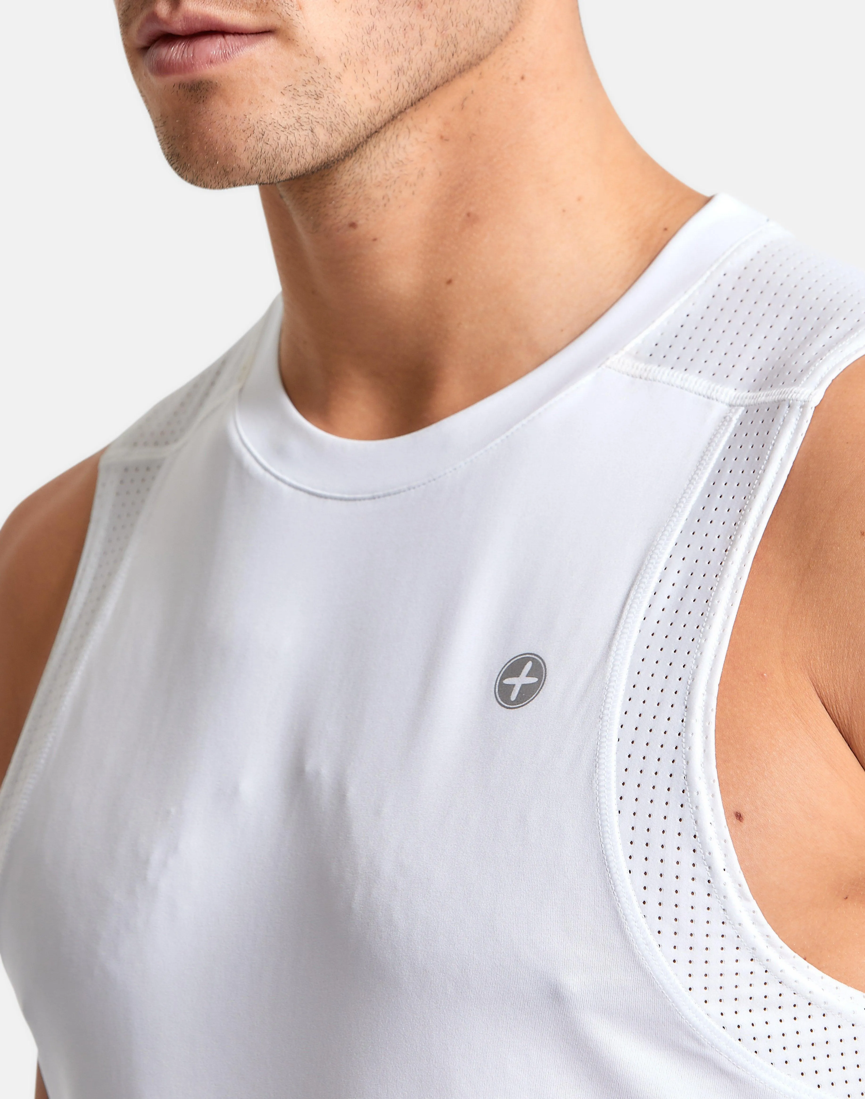 Mens Celero Vest in Striker White